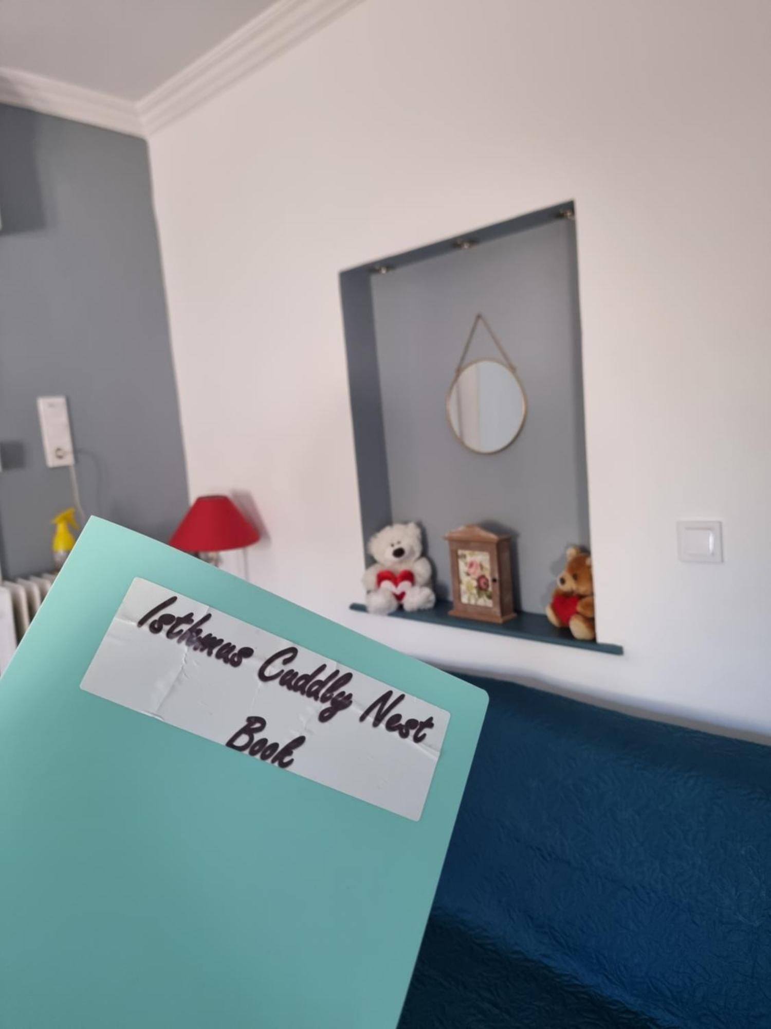 Isthmus Cuddly Nest Apartment Isthmia Bagian luar foto